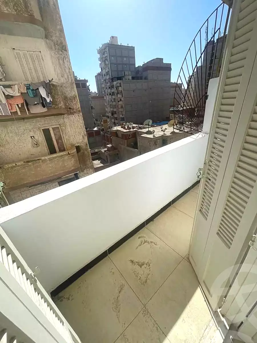 https://aqarmap.com.eg/ar/listing/7254679-for-sale-alexandria-el-asafra-shr-45
