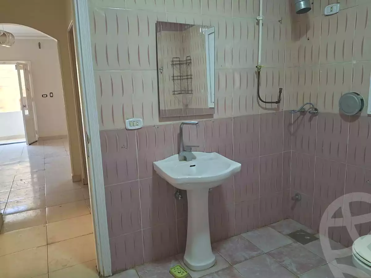 https://aqarmap.com.eg/ar/listing/7255114-for-sale-cairo-6th-of-october-el-ahyaa-neighborhood-3rd-al-hay-al-thalith-st