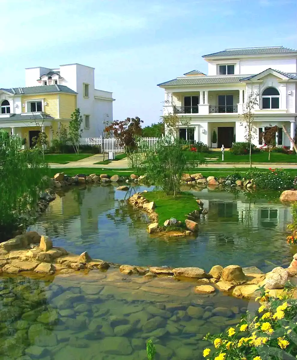 https://aqarmap.com.eg/en/listing/7255133-for-sale-cairo-new-cairo-compounds-mountain-view1-1-compound