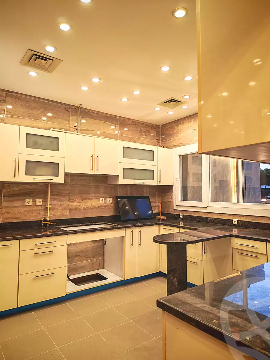 5 BR Townhouse in Zayed Dunes, photo 5 of 8