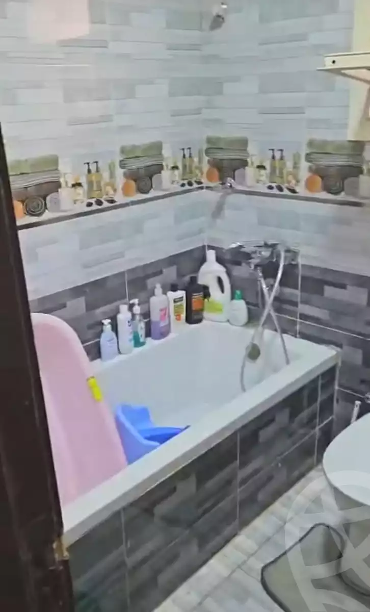https://aqarmap.com.eg/ar/listing/7256451-for-sale-cairo-ain-shams-jsr-lswys