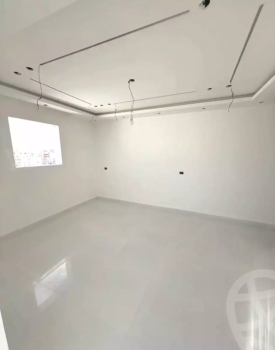 https://aqarmap.com.eg/en/listing/7257131-for-sale-alexandria-new-miami-street-10