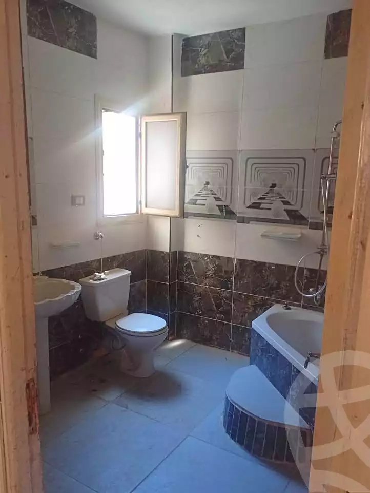 https://aqarmap.com.eg/ar/listing/7257262-for-sale-alexandria-moharram-bey-al-eshake-st