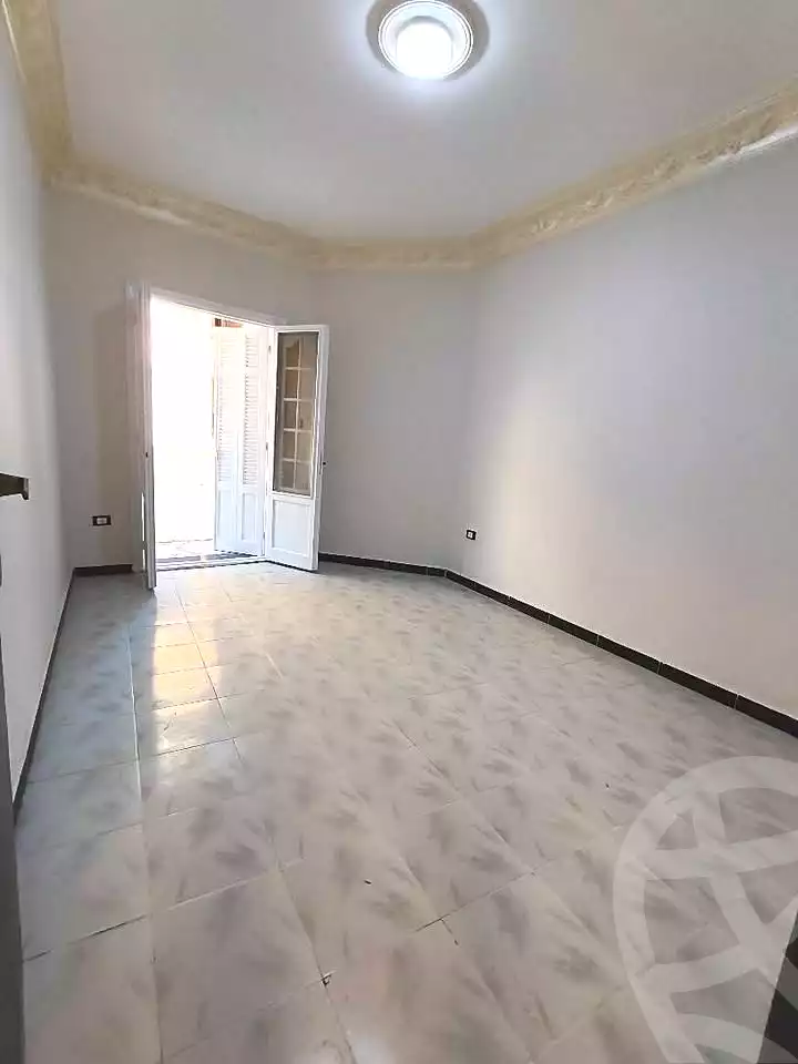 https://aqarmap.com.eg/ar/listing/7258434-for-sale-alexandria-miami-shr-jml-bd-lnsr
