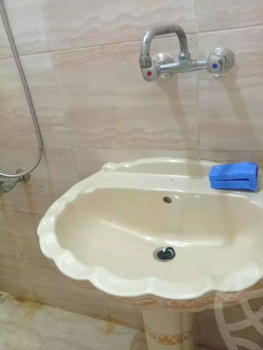 https://aqarmap.com.eg/ar/listing/7258778-for-sale-alexandria-al-agamy-el-hanouvel-el-kholafaa-el-rashdeen-st