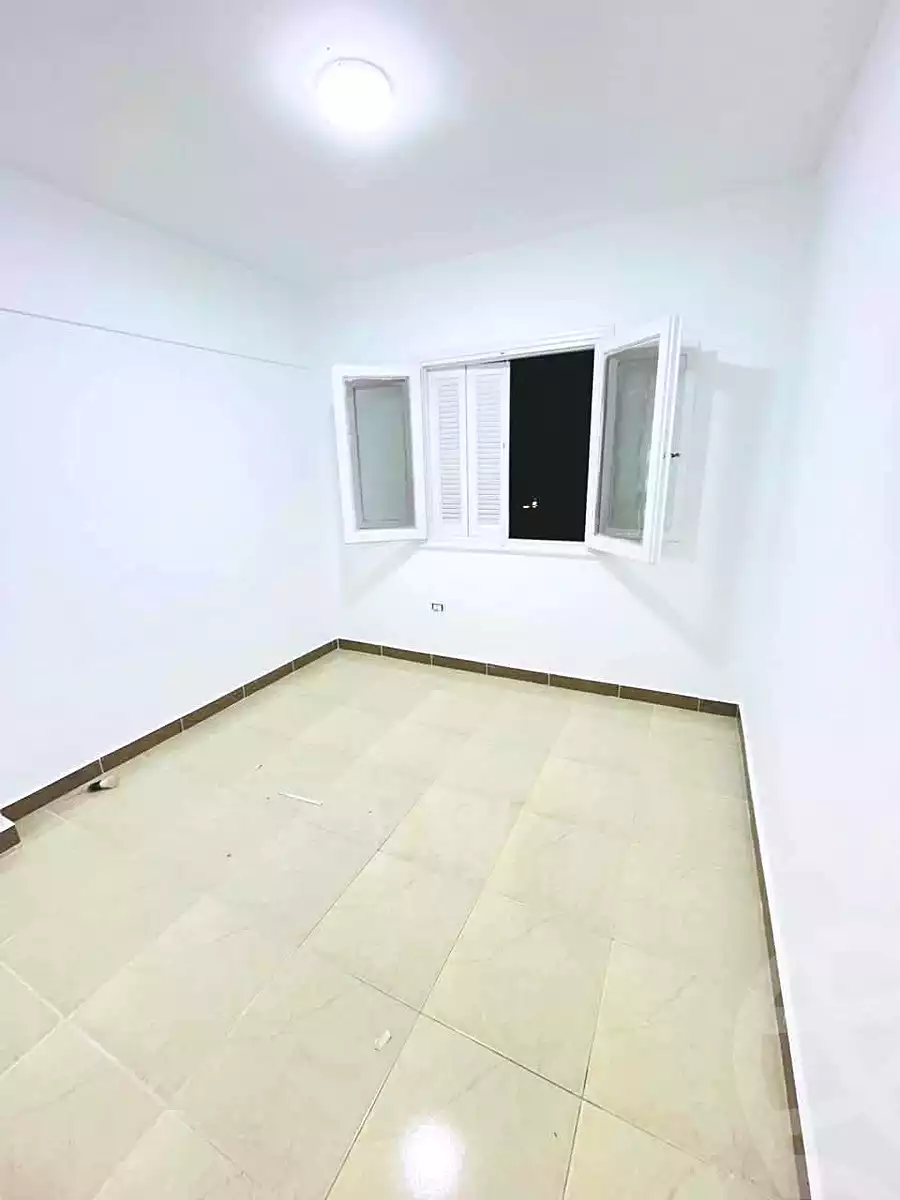 https://aqarmap.com.eg/en/listing/7258787-for-sale-alexandria-al-agamy-shataa-el-nakheel-street-14-1
