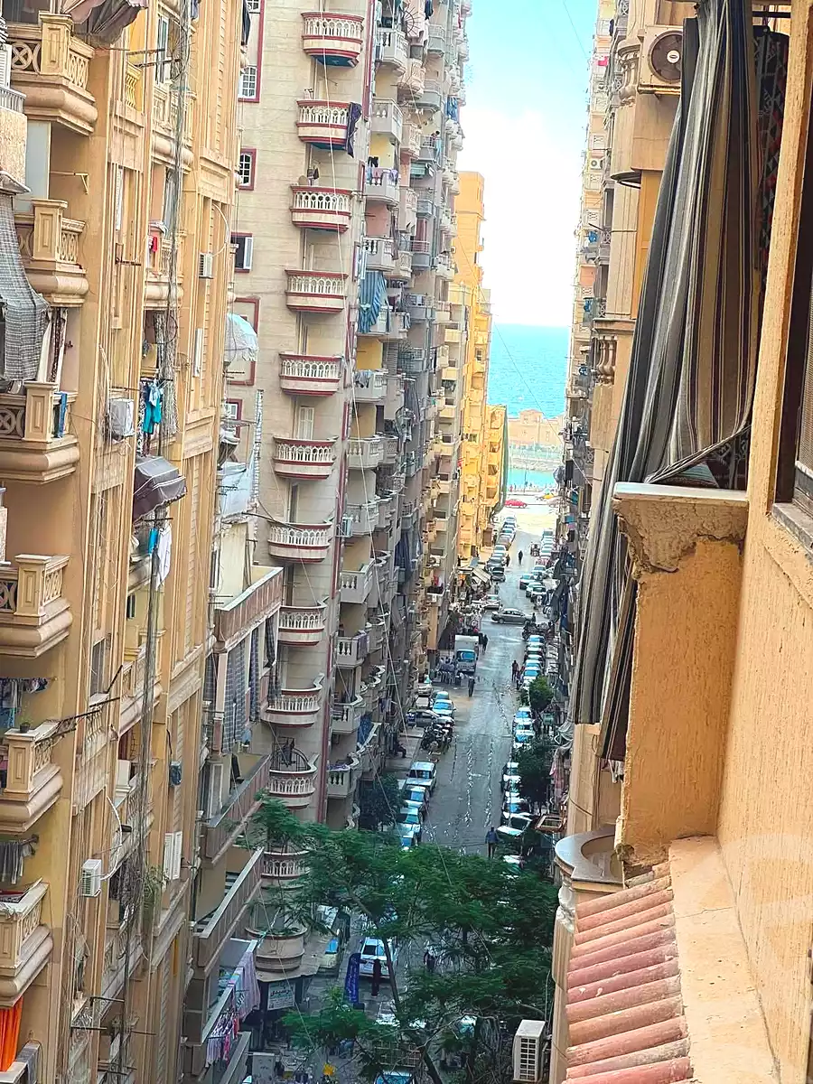 https://aqarmap.com.eg/ar/listing/7259175-for-sale-alexandria-sydy-bshr