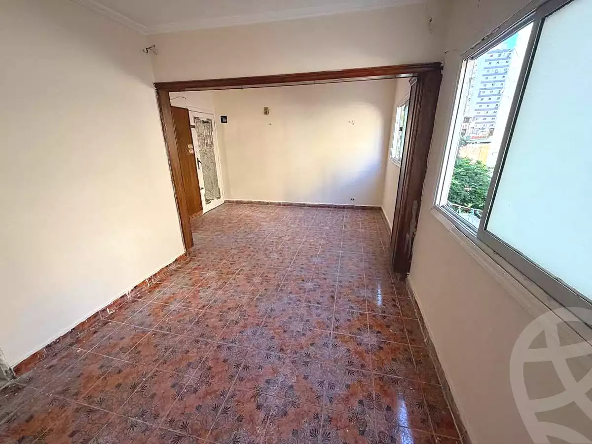 https://aqarmap.com.eg/ar/listing/7259193-for-sale-alexandria-ganaklis-shr-mrtdy-bsh