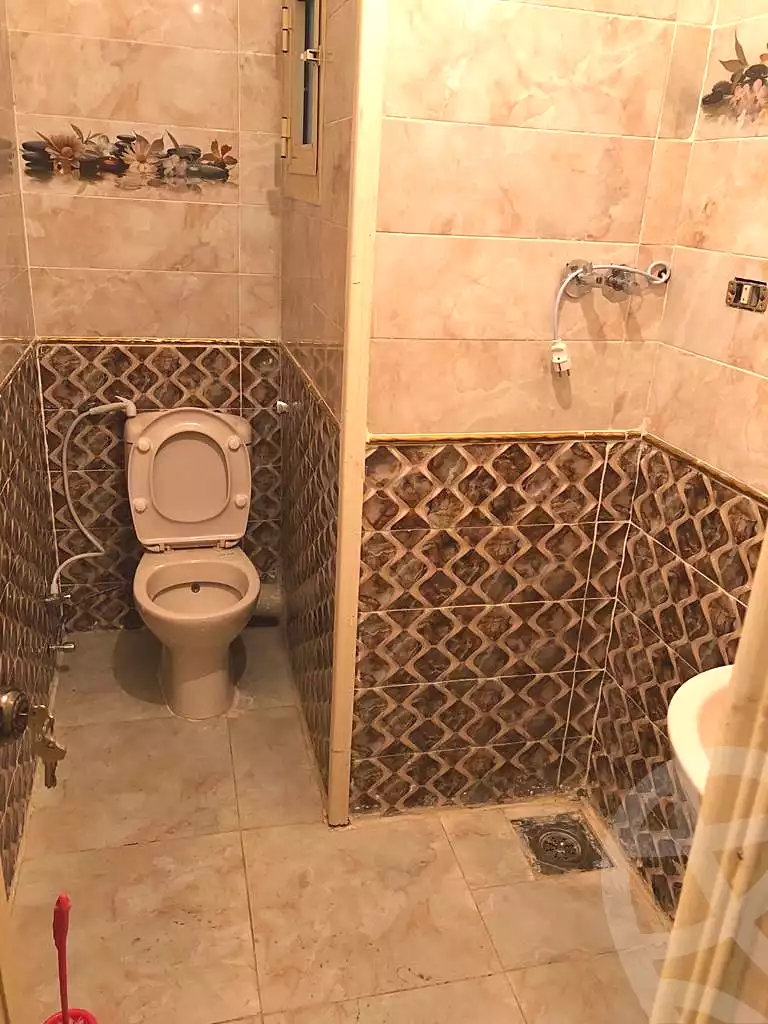 https://aqarmap.com.eg/ar/listing/7259791-for-sale-alexandria-al-agamy-bw-ywsf-hosni-mubarak-st