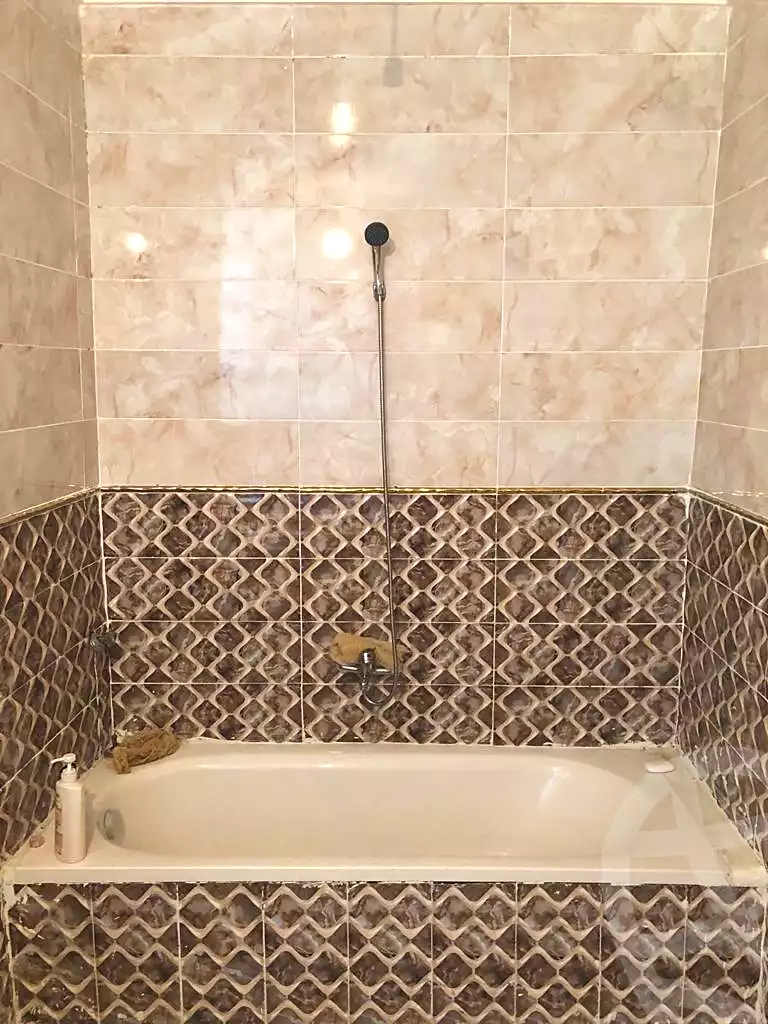 https://aqarmap.com.eg/ar/listing/7259791-for-sale-alexandria-al-agamy-bw-ywsf-hosni-mubarak-st
