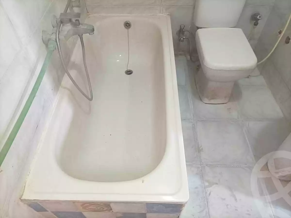 https://aqarmap.com.eg/ar/listing/7259855-for-rent-cairo-ain-shams-ahmed-esmat-st