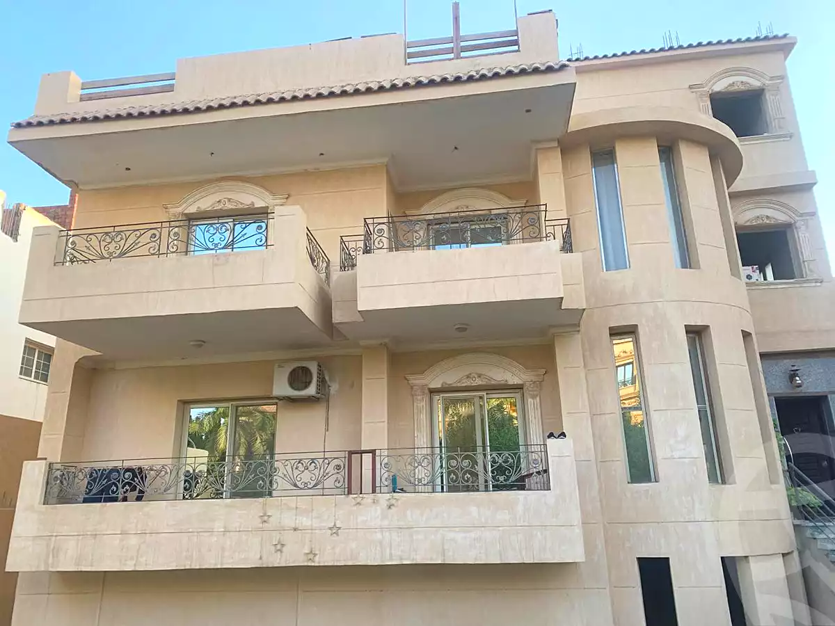 https://aqarmap.com.eg/en/listing/7261598-for-sale-cairo-new-cairo-sharq-el-akadamiya-izz-aldin-ahmed-farid-st