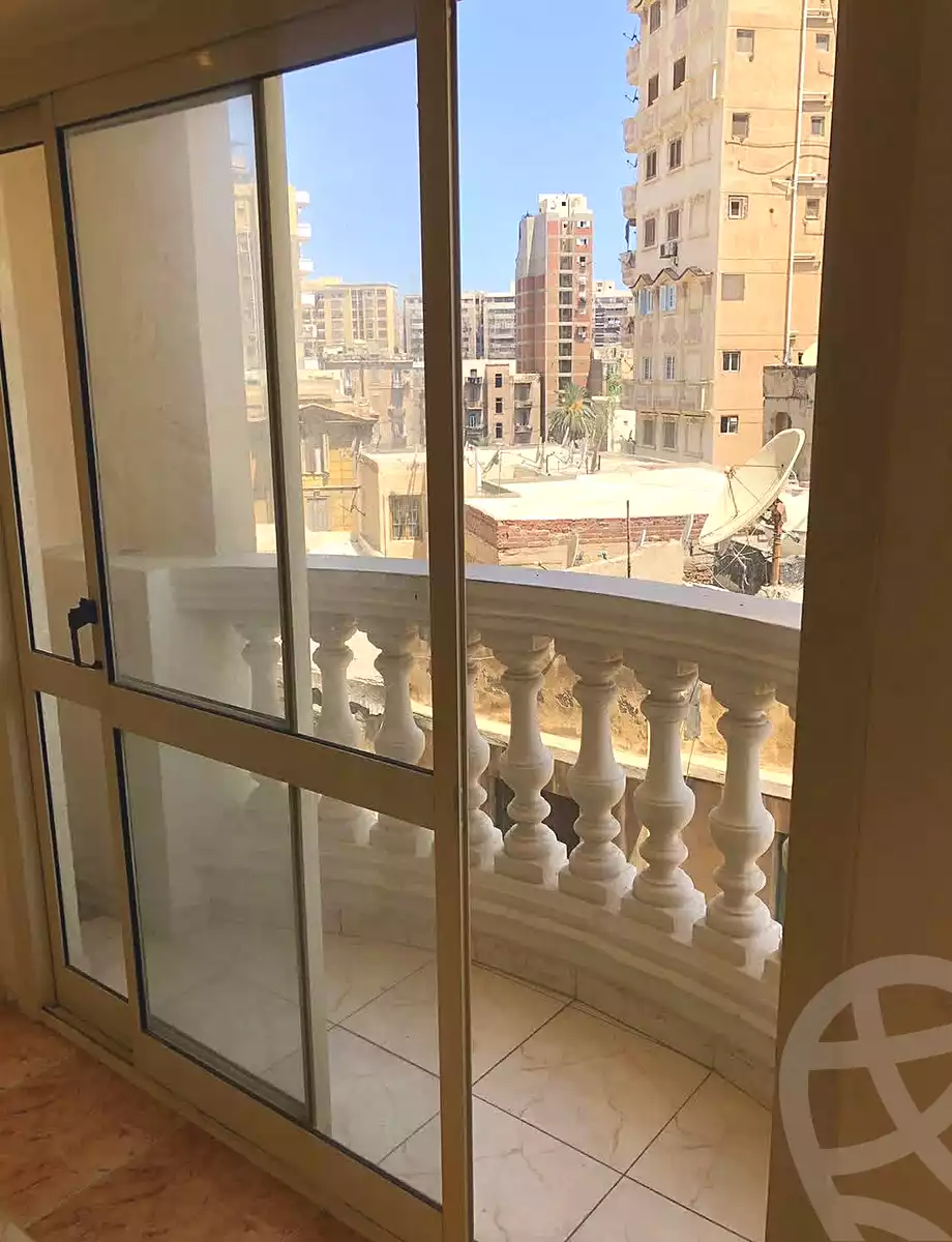 https://aqarmap.com.eg/ar/listing/7261686-for-rent-alexandria-moharram-bey