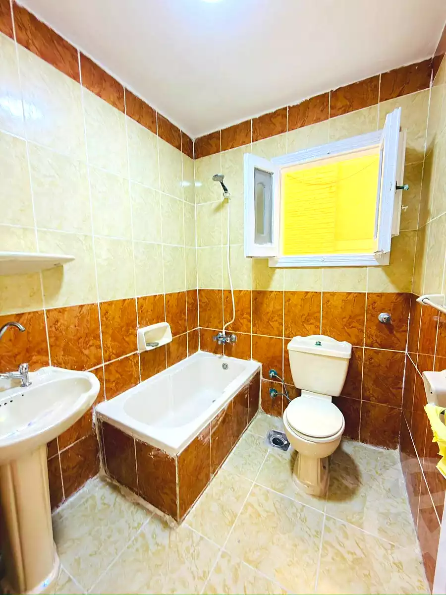 https://aqarmap.com.eg/ar/listing/7262056-for-sale-alexandria-al-agamy-shataa-el-nakheel
