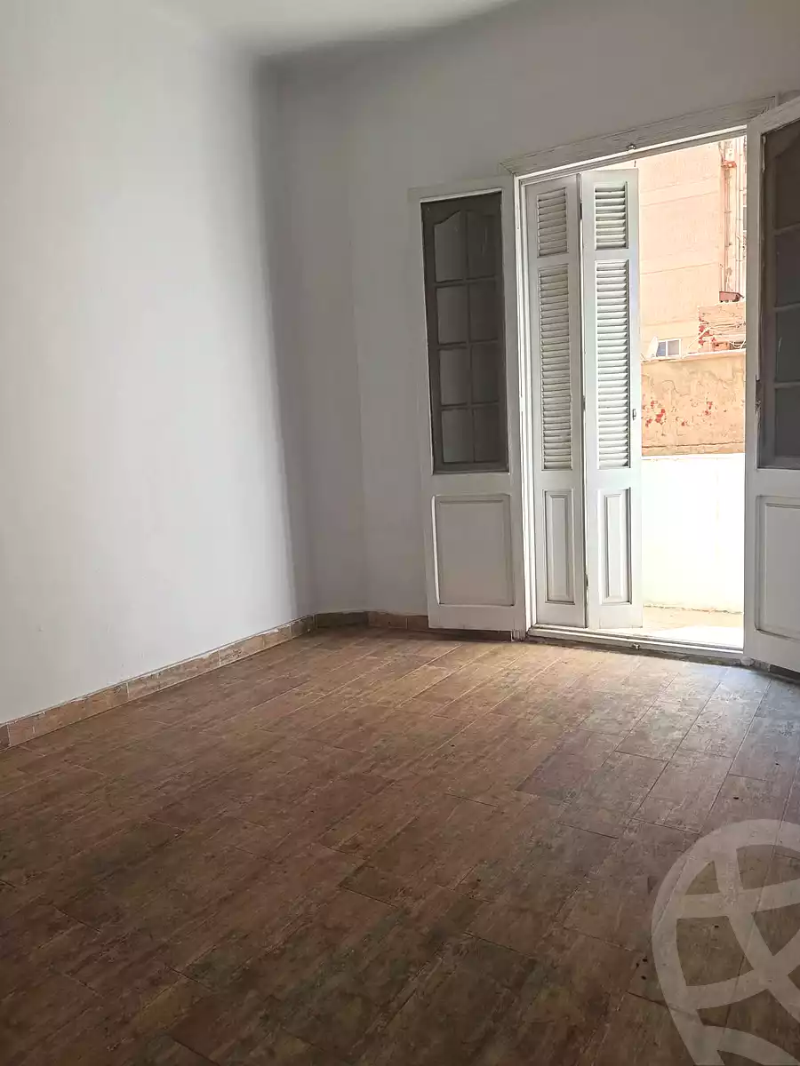 https://aqarmap.com.eg/en/listing/7262324-for-sale-alexandria-camp-cesar