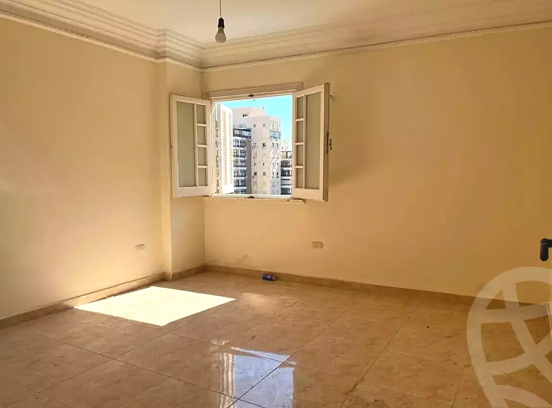 https://aqarmap.com.eg/en/listing/7262779-for-sale-alexandria-ganaklis