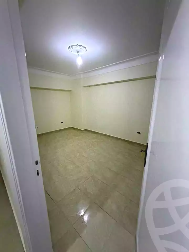 https://aqarmap.com.eg/en/listing/7262904-for-rent-alexandria-ganaklis-shr-mrtdy-bsh