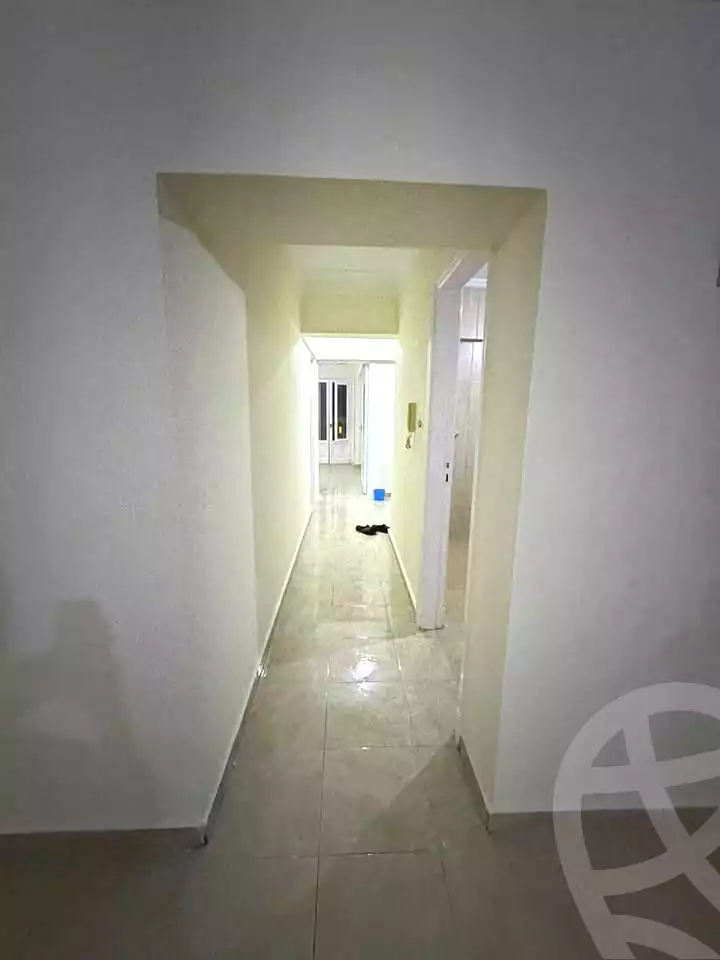 https://aqarmap.com.eg/en/listing/7262904-for-rent-alexandria-ganaklis-shr-mrtdy-bsh