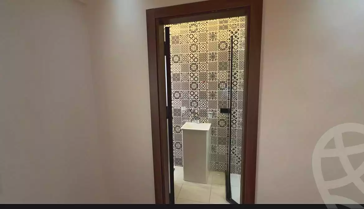 https://aqarmap.com.eg/ar/listing/7263896-for-sale-cairo-6th-of-october-hadaeq-october-compounds-investors-compound