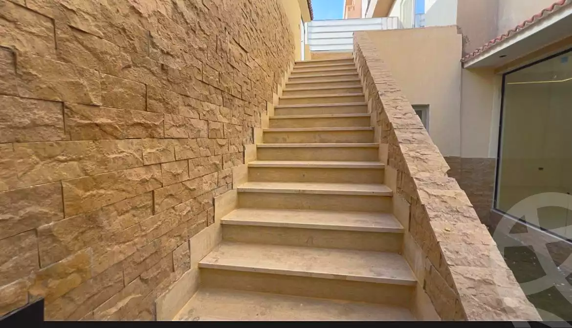 https://aqarmap.com.eg/ar/listing/7263896-for-sale-cairo-6th-of-october-hadaeq-october-compounds-investors-compound