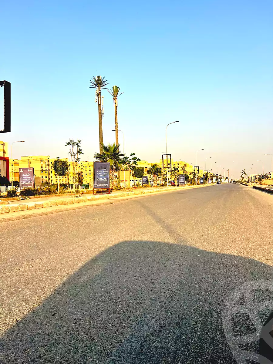 https://aqarmap.com.eg/ar/listing/7263896-for-sale-cairo-6th-of-october-hadaeq-october-compounds-investors-compound