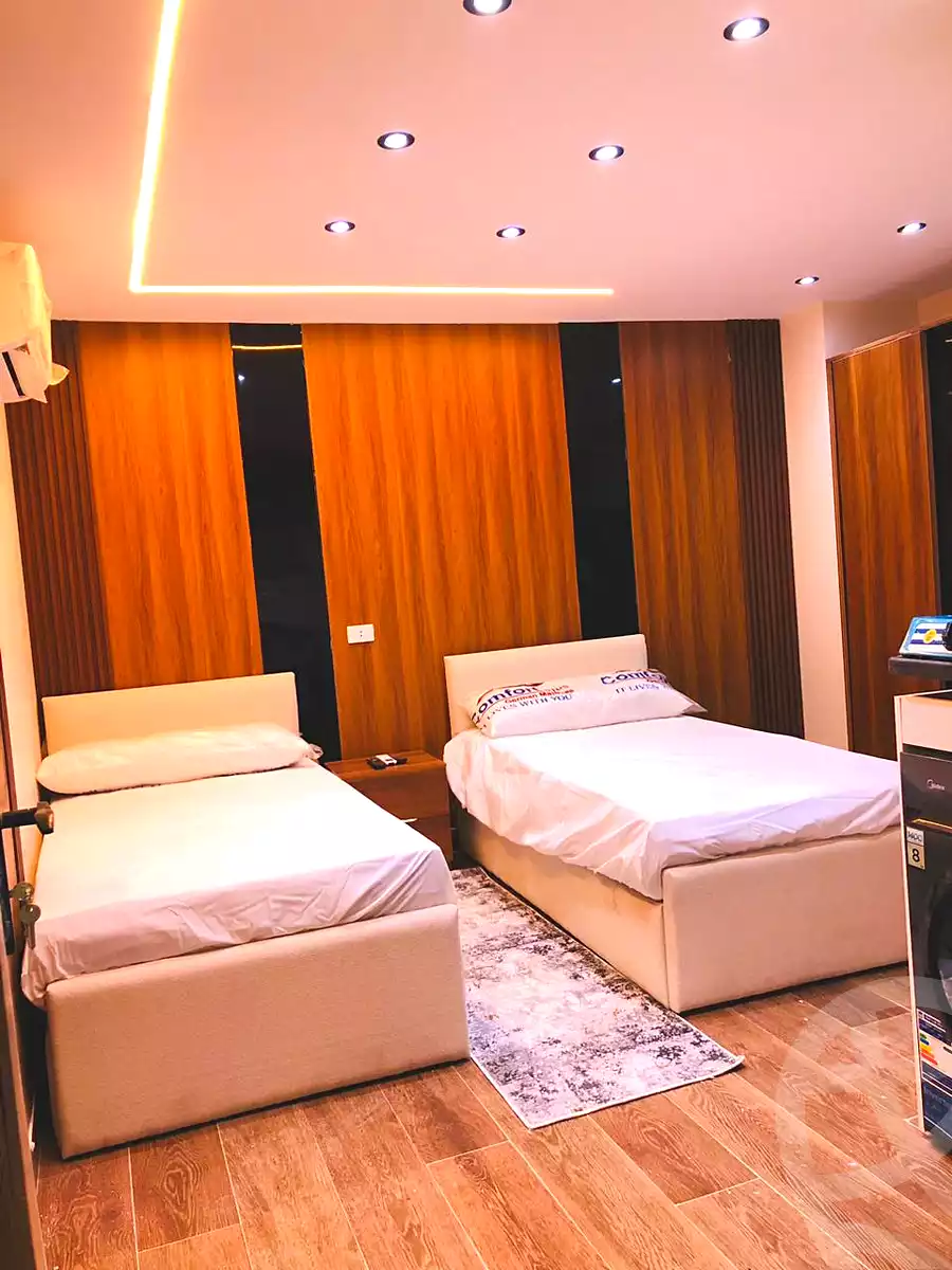 https://aqarmap.com.eg/ar/listing/7265563-for-rent-cairo-6th-of-october-el-ahyaa-neighborhood-2nd-taha-hussein-st