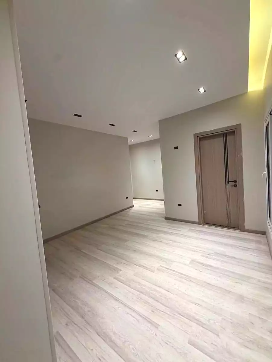 https://aqarmap.com.eg/ar/listing/7265591-for-sale-cairo-el-sheikh-zayed-city-el-hay-el-thaleth-ashaer-area-2-el-salam-st