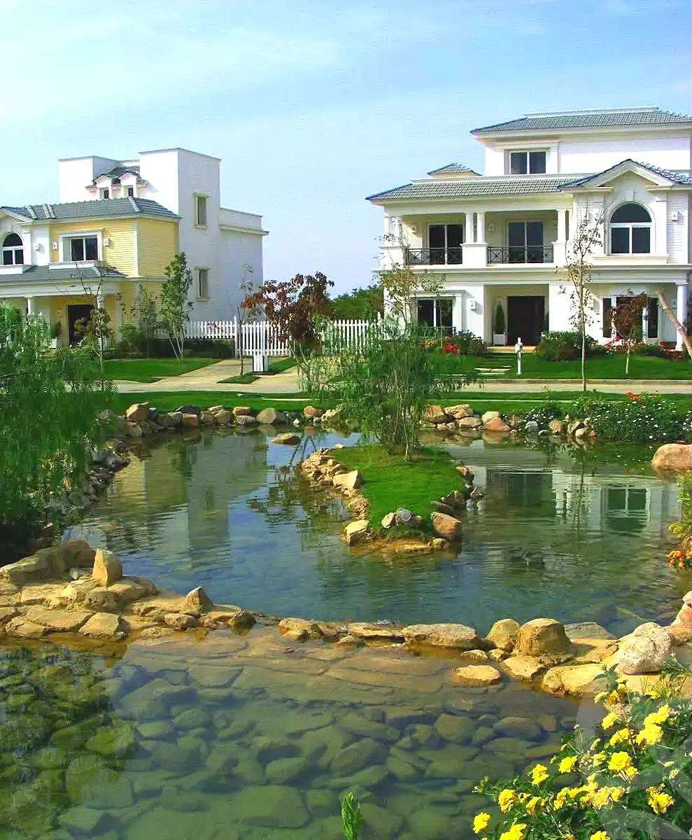 https://aqarmap.com.eg/en/listing/7265682-for-sale-cairo-new-cairo-compounds-mountain-view1-1-compound