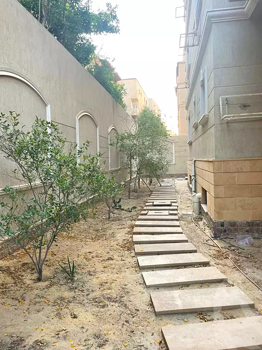 https://aqarmap.com.eg/ar/listing/7265697-for-sale-cairo-new-cairo-first-settlement-mhwr-mstfy-kml