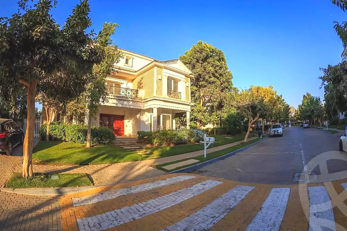 https://aqarmap.com.eg/en/listing/7265708-for-sale-cairo-new-cairo-compounds-mountain-view1-1-compound