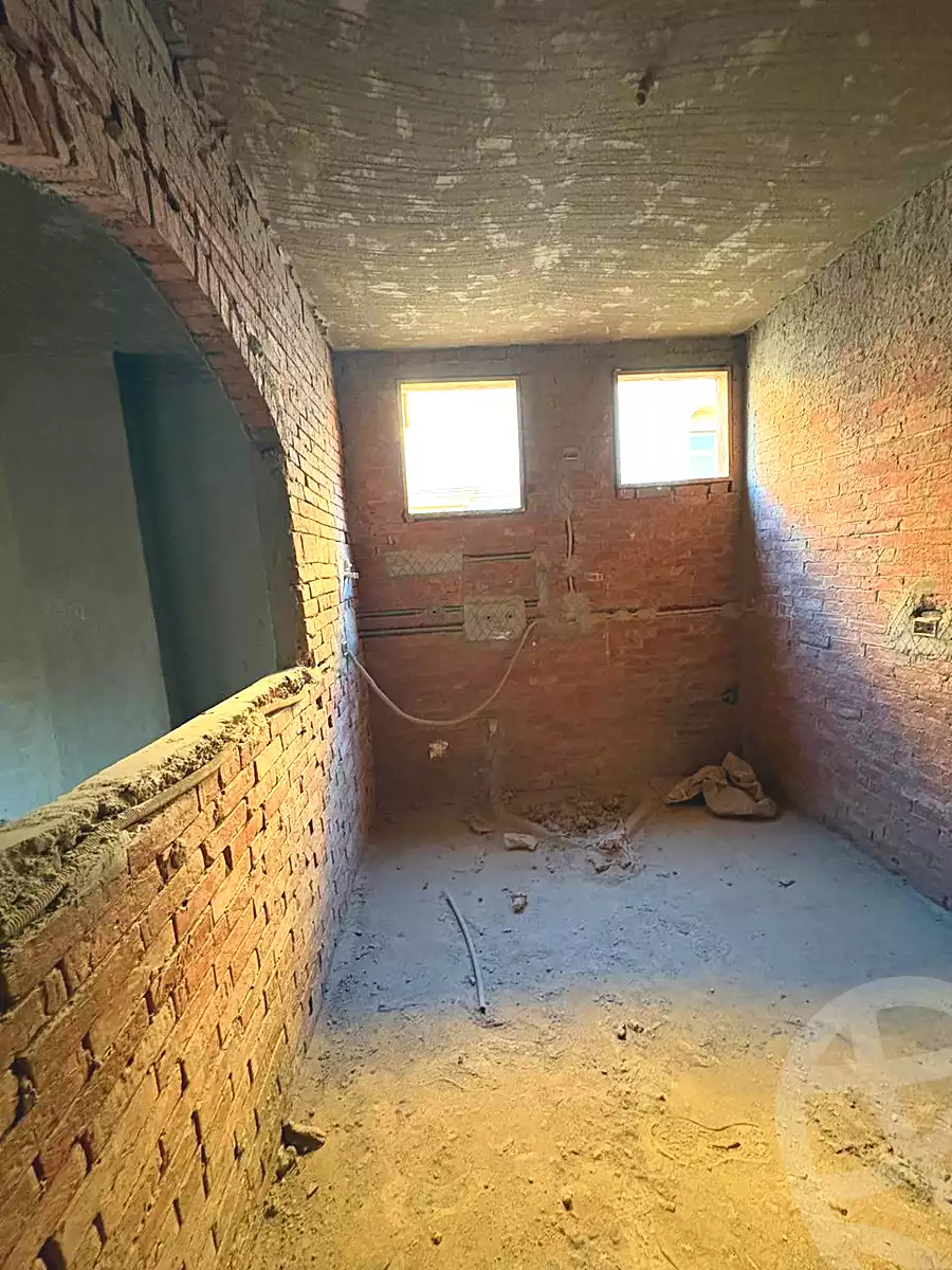 https://aqarmap.com.eg/ar/listing/7267377-for-sale-cairo-new-cairo-compounds-el-mostashareen-compound