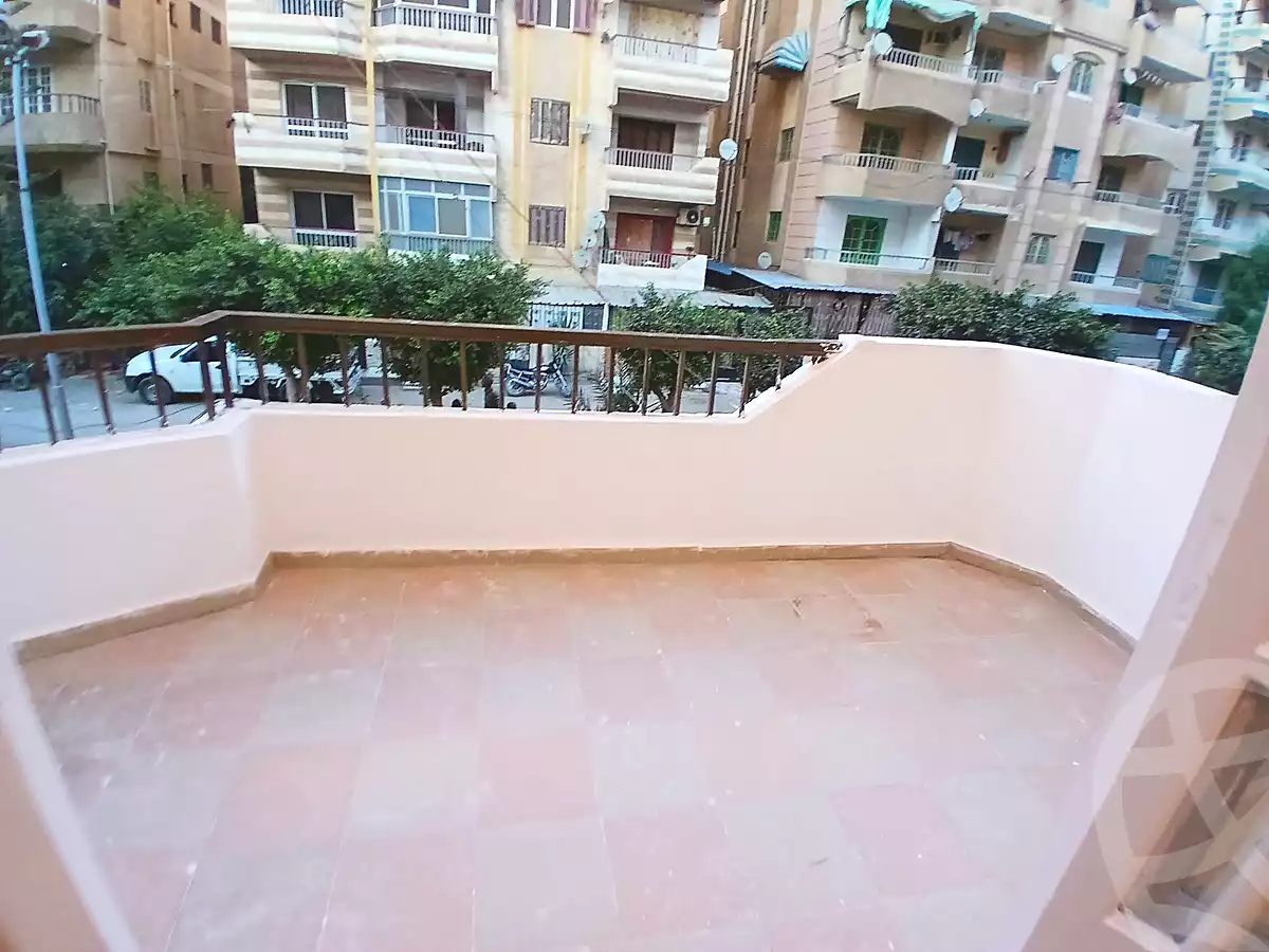 https://aqarmap.com.eg/ar/listing/7267518-for-sale-alexandria-el-asafra-shr-45