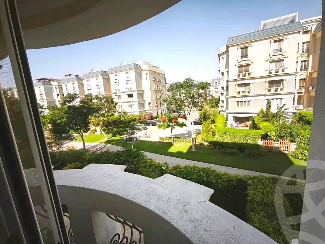 https://aqarmap.com.eg/en/listing/7268003-for-sale-cairo-new-cairo-compounds-mountain-view-hyde-park