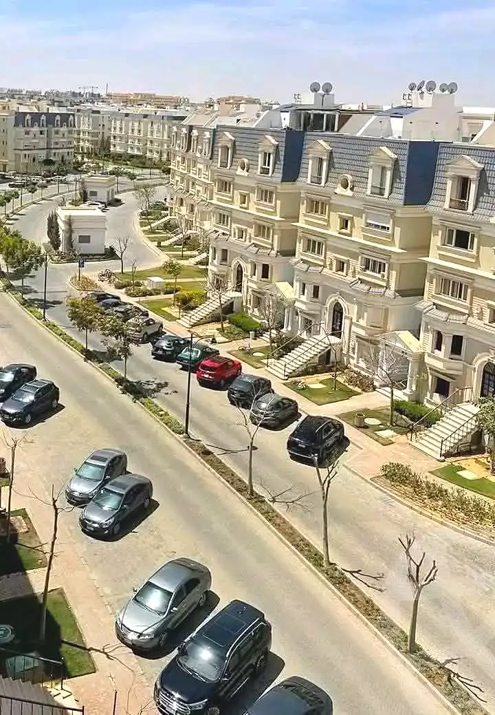 https://aqarmap.com.eg/ar/listing/7268010-for-sale-cairo-new-cairo-compounds-mountain-view-hyde-park