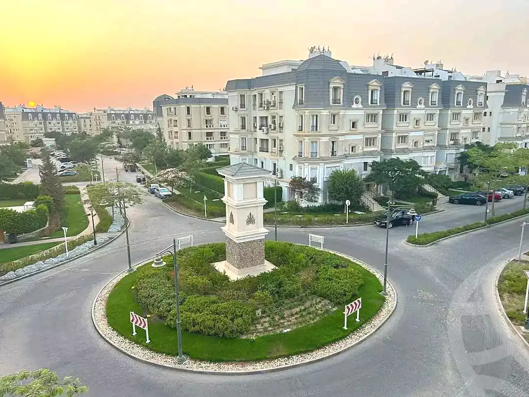 https://aqarmap.com.eg/ar/listing/7268062-for-sale-cairo-new-cairo-compounds-mountain-view-hyde-park
