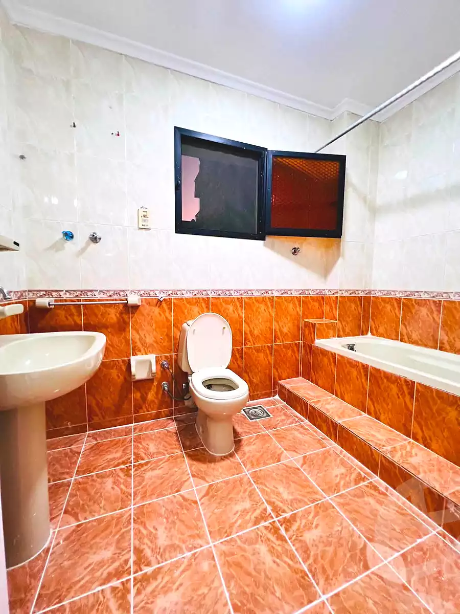 https://aqarmap.com.eg/ar/listing/7268160-for-sale-alexandria-al-agamy-shataa-el-nakheel