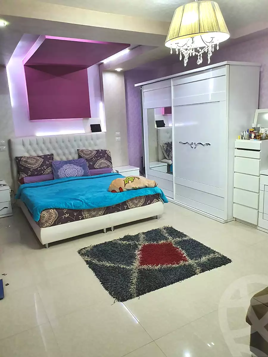 https://aqarmap.com.eg/ar/listing/7269801-for-sale-cairo-new-cairo-lrhb-city-phase-4-mohammed-farid-st