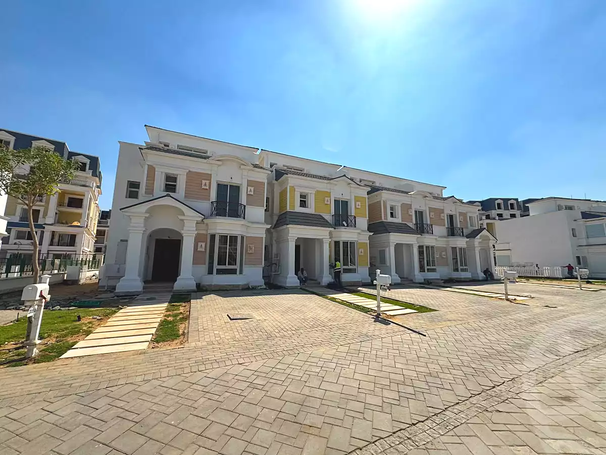 https://aqarmap.com.eg/ar/listing/7270089-for-sale-cairo-new-cairo-compounds-mountain-view1-1-compound