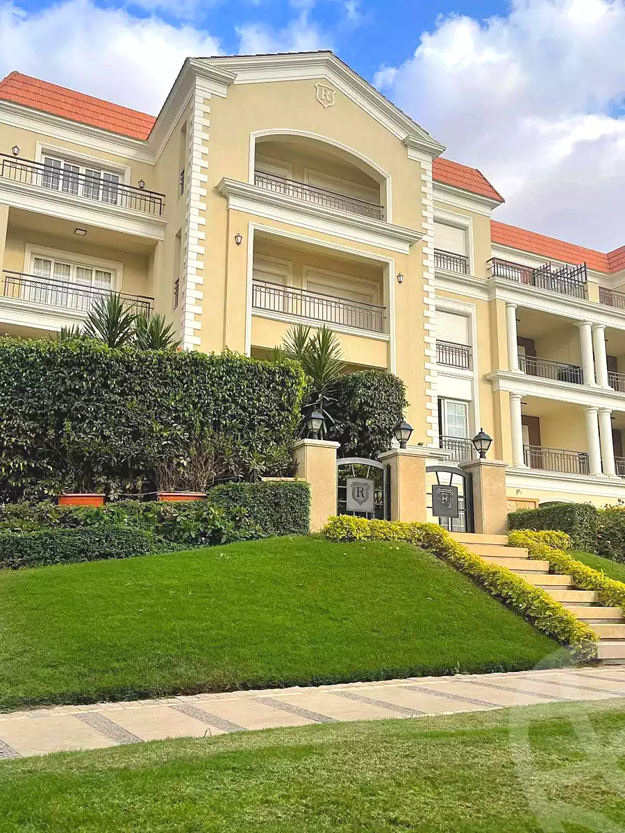 https://aqarmap.com.eg/en/listing/7270534-for-sale-cairo-new-cairo-compounds-hyde-park-centre-ville-hyde-park