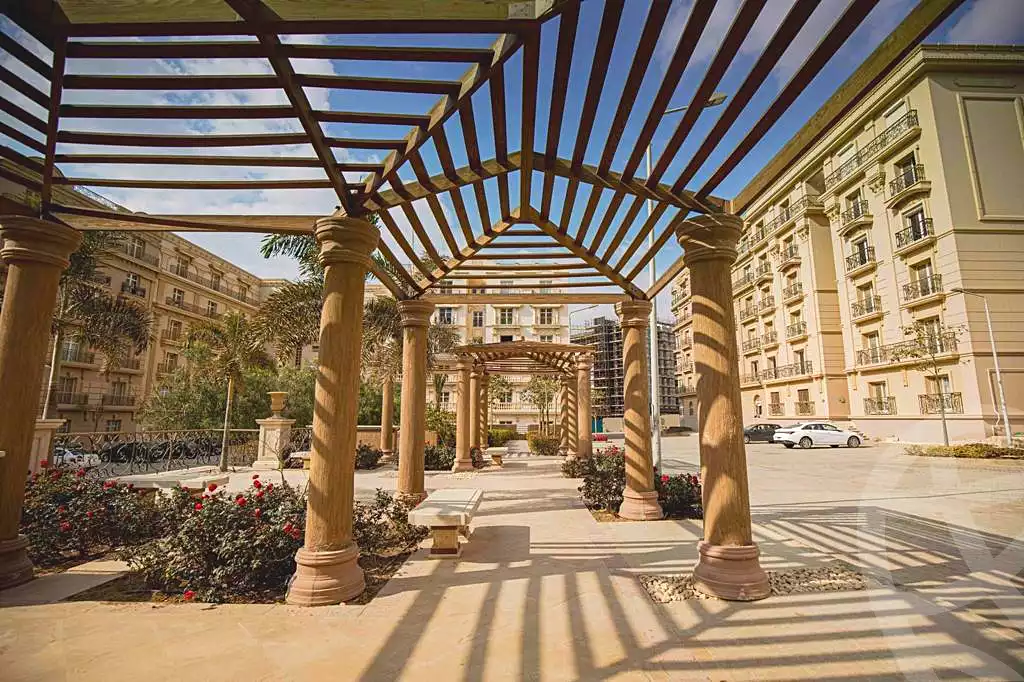 https://aqarmap.com.eg/en/listing/7270589-for-sale-cairo-new-cairo-compounds-hyde-park-centre-ville-hyde-park