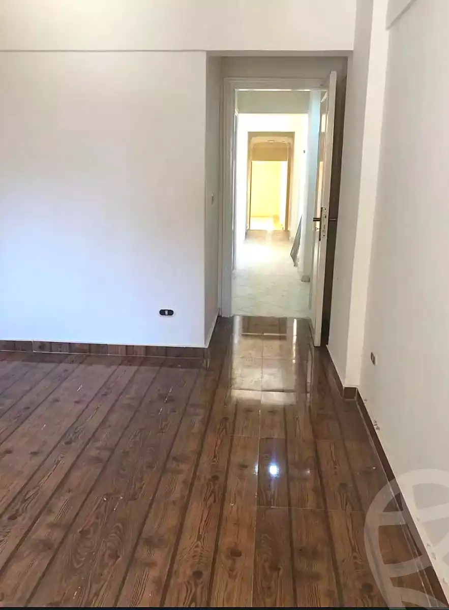 https://aqarmap.com.eg/ar/listing/7270662-for-rent-alexandria-moharram-bey