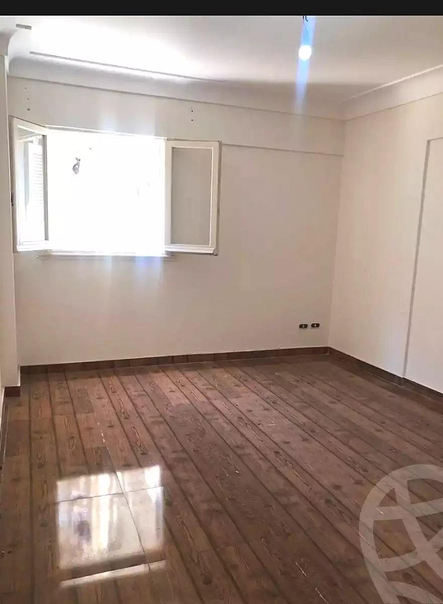 https://aqarmap.com.eg/ar/listing/7270662-for-rent-alexandria-moharram-bey