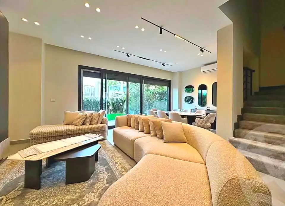 https://aqarmap.com.eg/en/listing/7270771-for-sale-cairo-new-cairo-compounds-mountain-view1-1-compound
