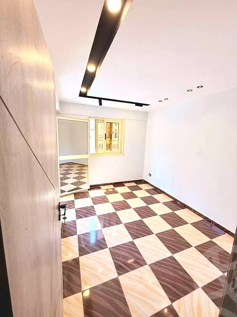https://aqarmap.com.eg/ar/listing/7270950-for-sale-alexandria-sydy-bshr-sydy-bshr-bhry-shr-khld-bn-lwlyd