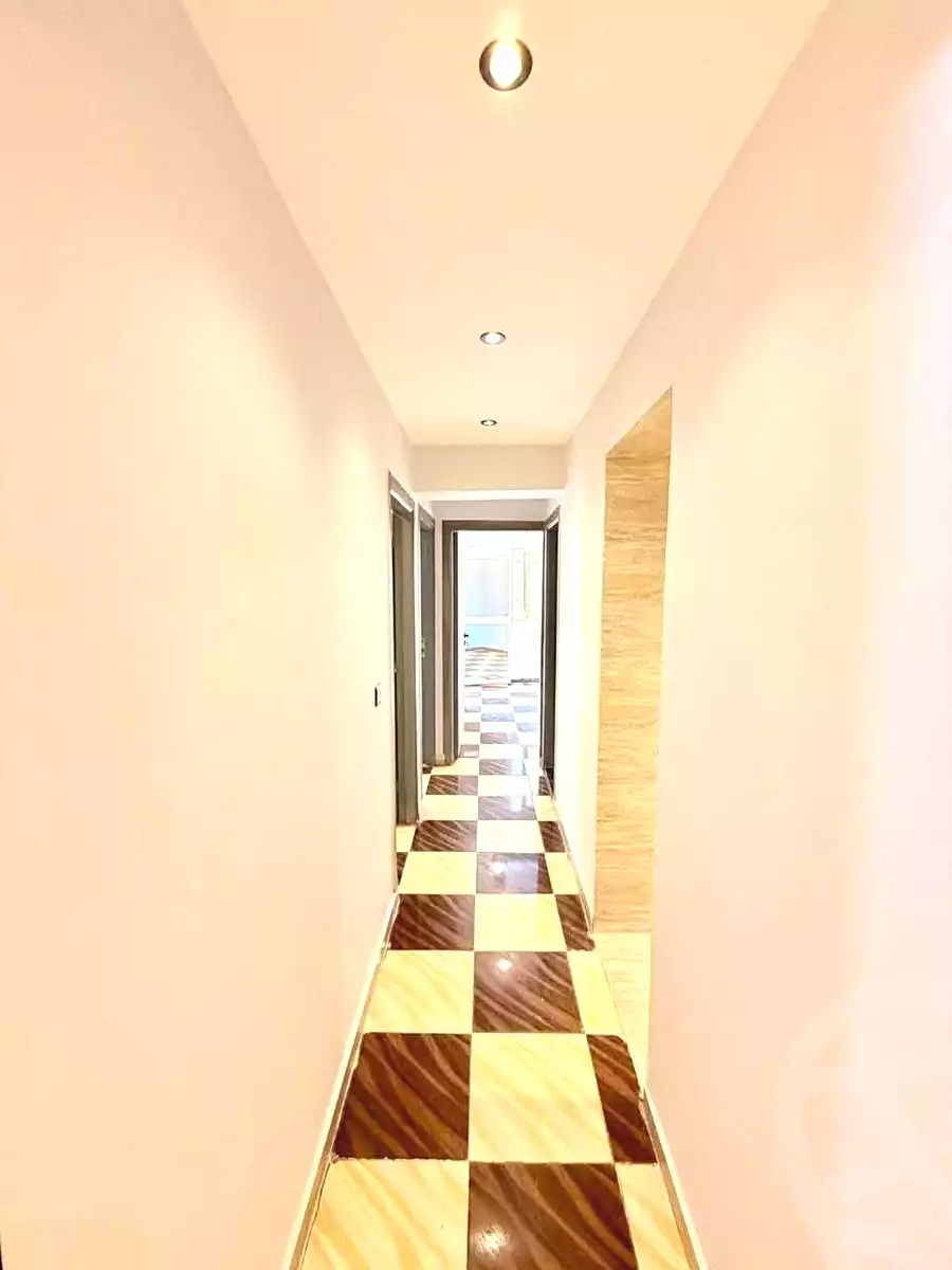 https://aqarmap.com.eg/ar/listing/7270950-for-sale-alexandria-sydy-bshr-sydy-bshr-bhry-shr-khld-bn-lwlyd