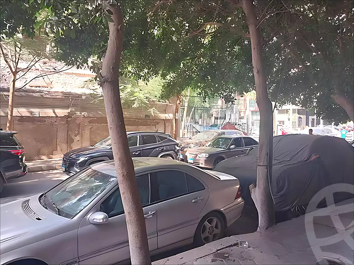 https://aqarmap.com.eg/ar/listing/7270267-for-sale-cairo-ljyz-shareaa-morad  charel degol