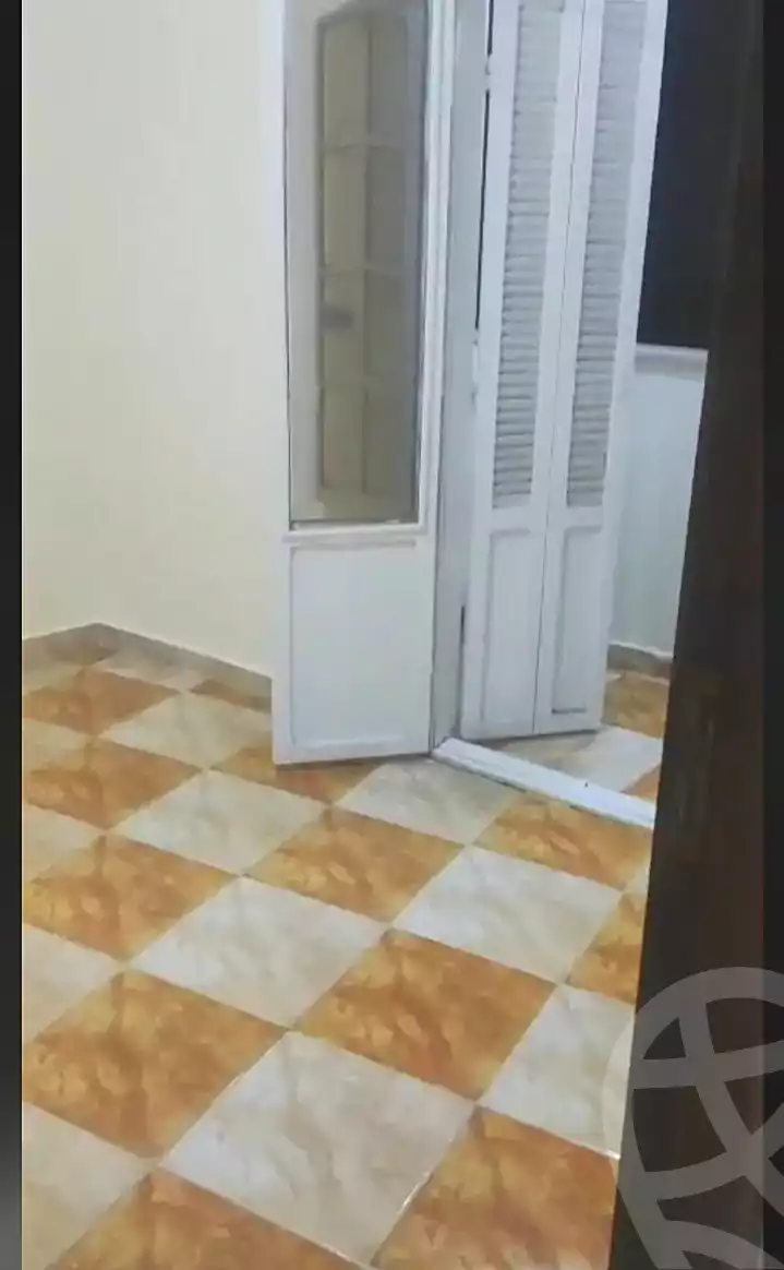 https://aqarmap.com.eg/ar/listing/7271512-for-sale-alexandria-el-asafra-shr-45