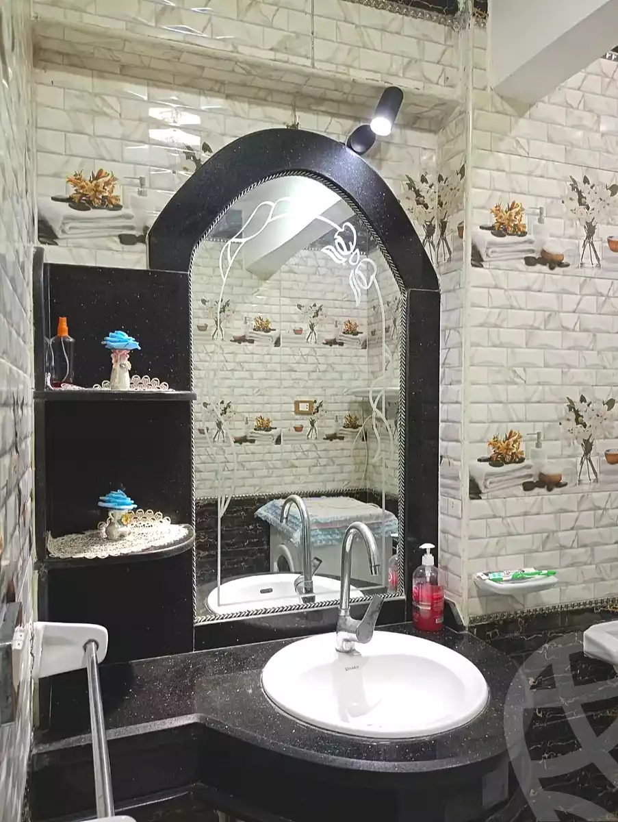 https://aqarmap.com.eg/ar/listing/7271817-for-sale-alexandria-al-agamy-lbytsh-bianchiii