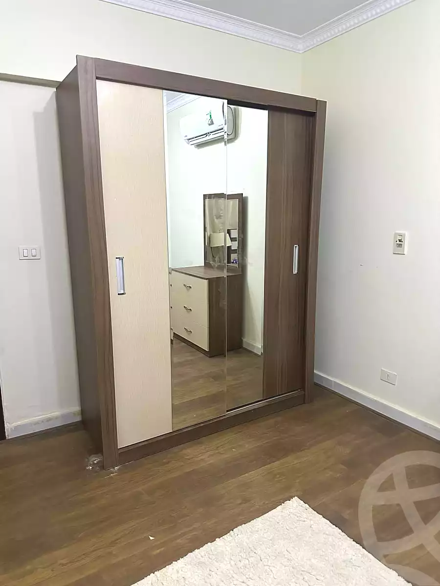 https://aqarmap.com.eg/ar/listing/7272340-for-sale-cairo-new-cairo-lrhb-city-phase-1-youssef-el-sebaey-st