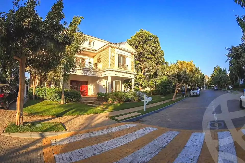https://aqarmap.com.eg/ar/listing/7273101-for-sale-cairo-new-cairo-compounds-mountain-view1-1-compound